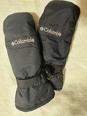 Columbia Black Youth Mittens with Logo Accent